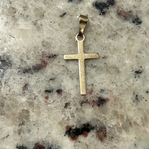 10K Gold Cross Pendent - Picture 2 of 4